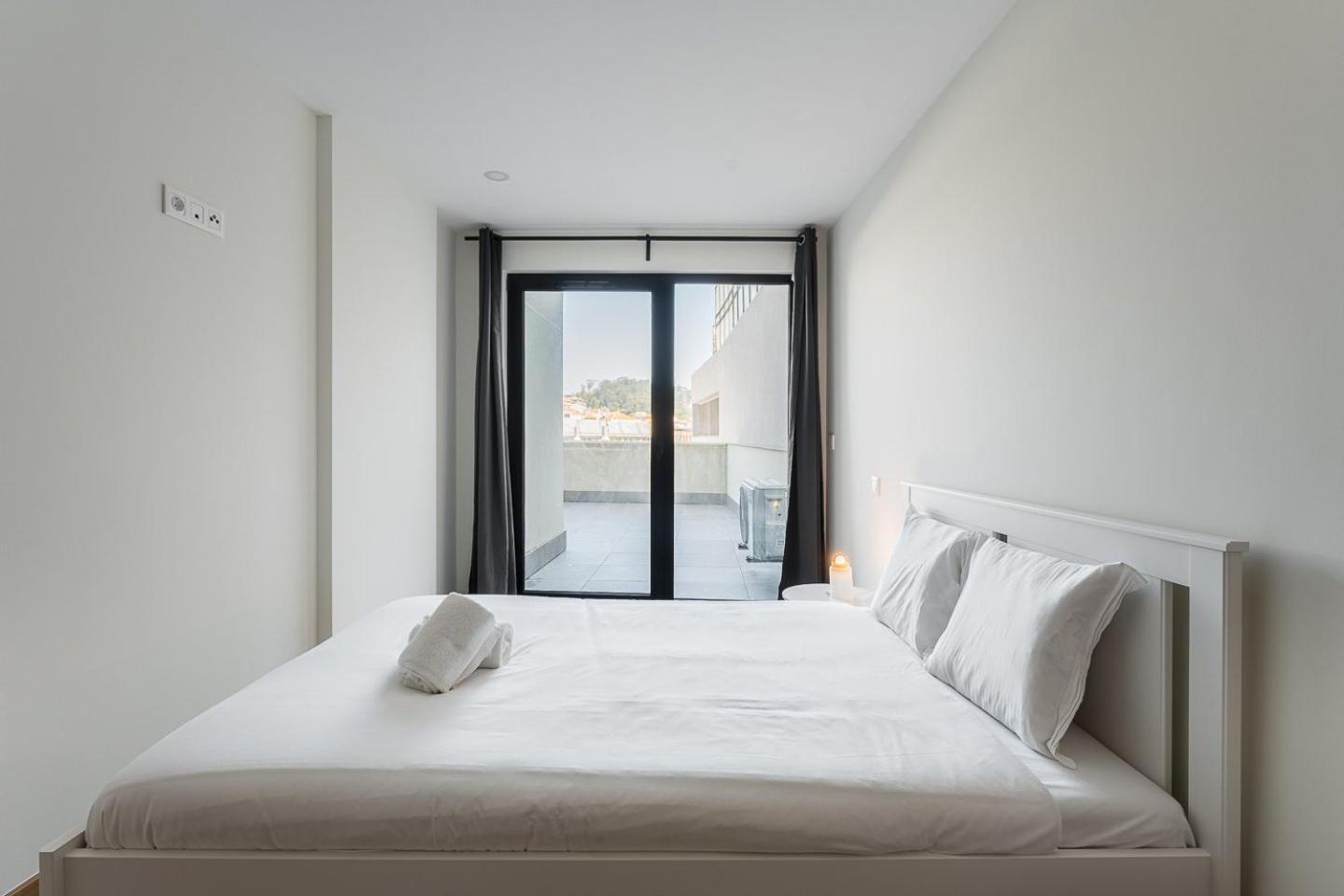 Guestready - Sleek Monochromatic In Bonfim Apartment Porto Luaran gambar
