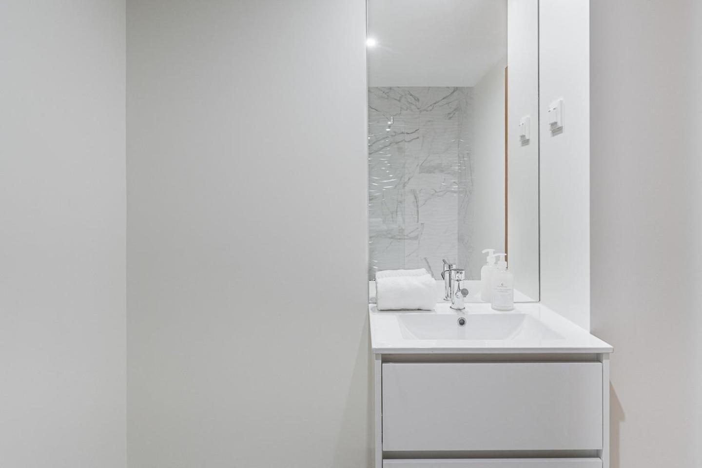 Guestready - Sleek Monochromatic In Bonfim Apartment Porto Luaran gambar
