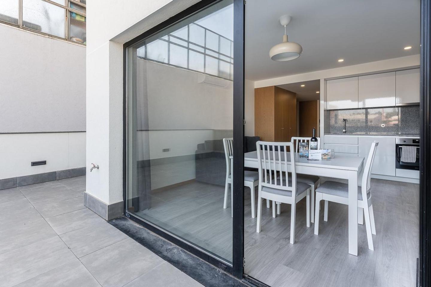 Guestready - Sleek Monochromatic In Bonfim Apartment Porto Luaran gambar